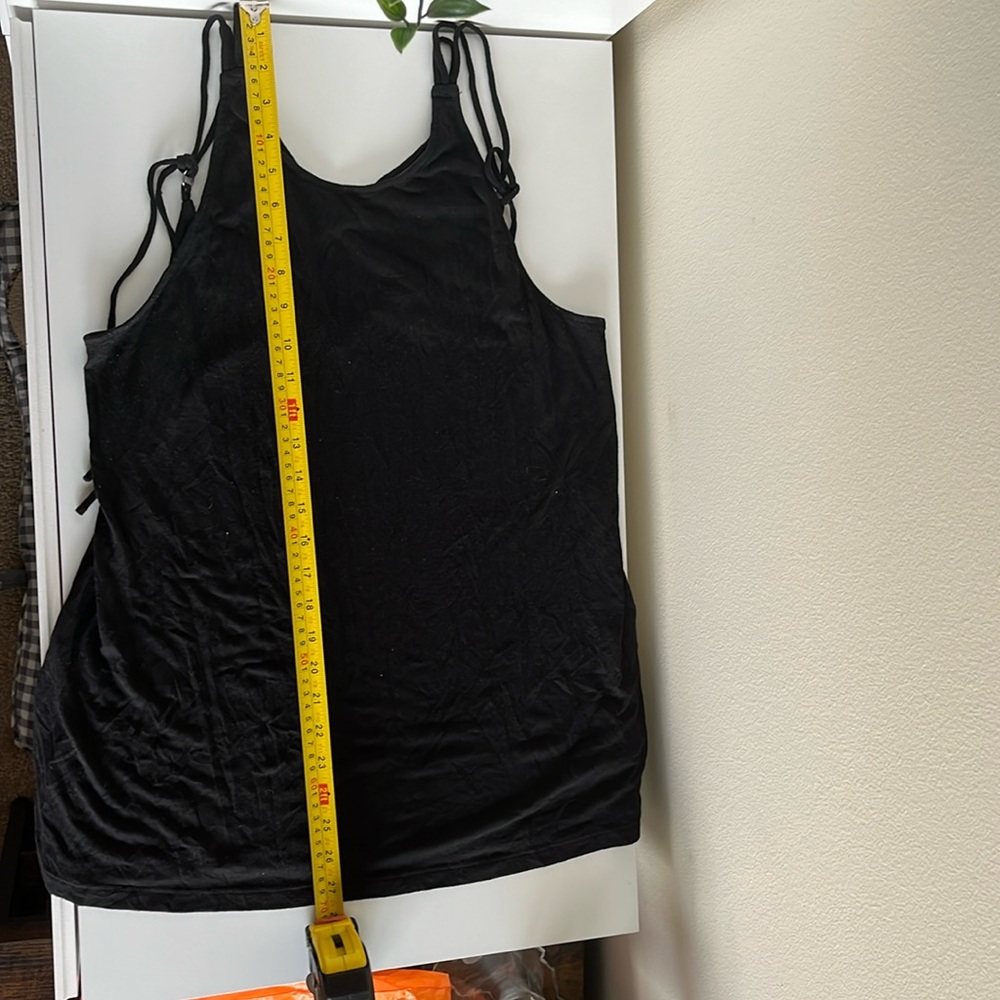 Express Strappy Tank - Picture 5 of 6